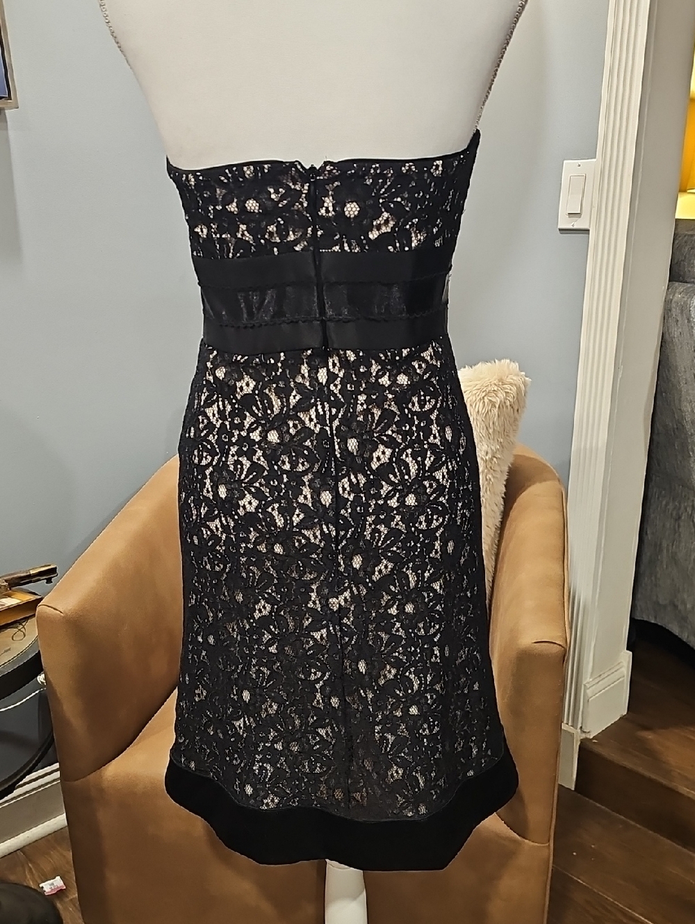 WHITE HOUSE BLACK MARKET Strapless Lace Dress  Sz 4 - Picture 6 of 8